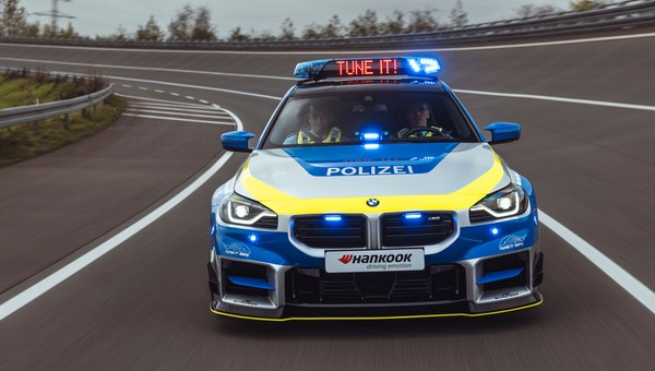 Stuningowali radiowóz. Takie BMW chciałby mieć każdy policjant drogówki