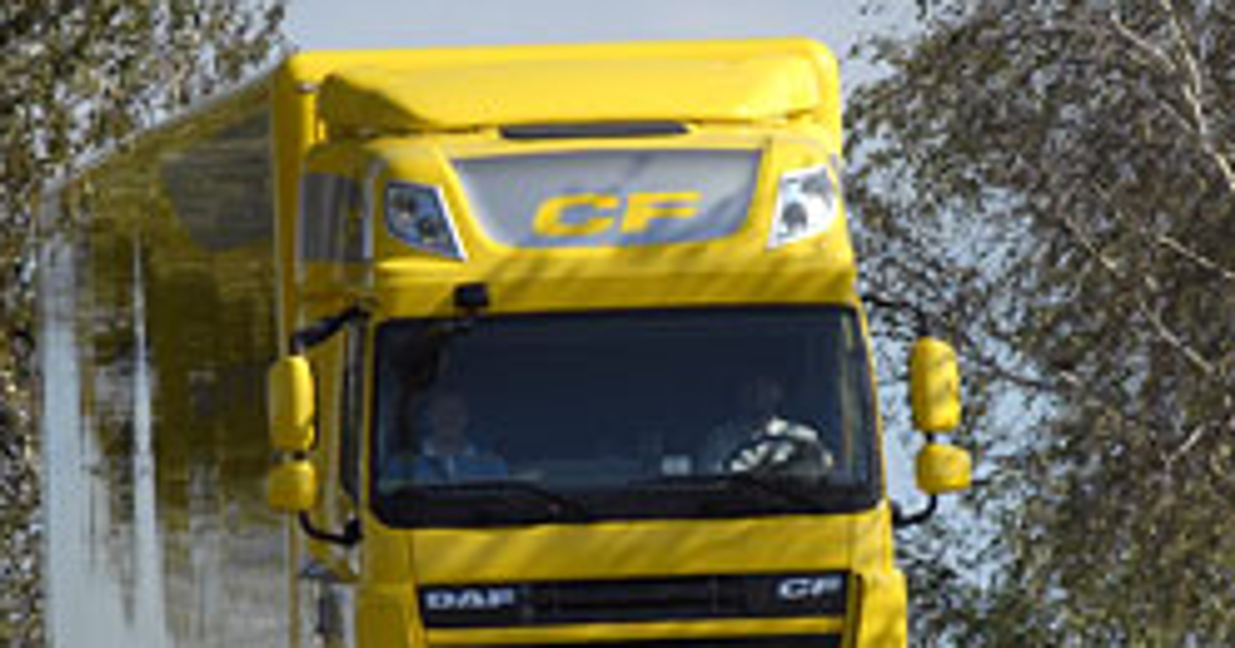 Celoroční páteční zákaz jízd kamionů bude nahrazen zvýšenými sazbami mýtného