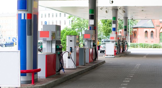 Zatrważające dane ze stacji paliw. Eksperci porównali paragony