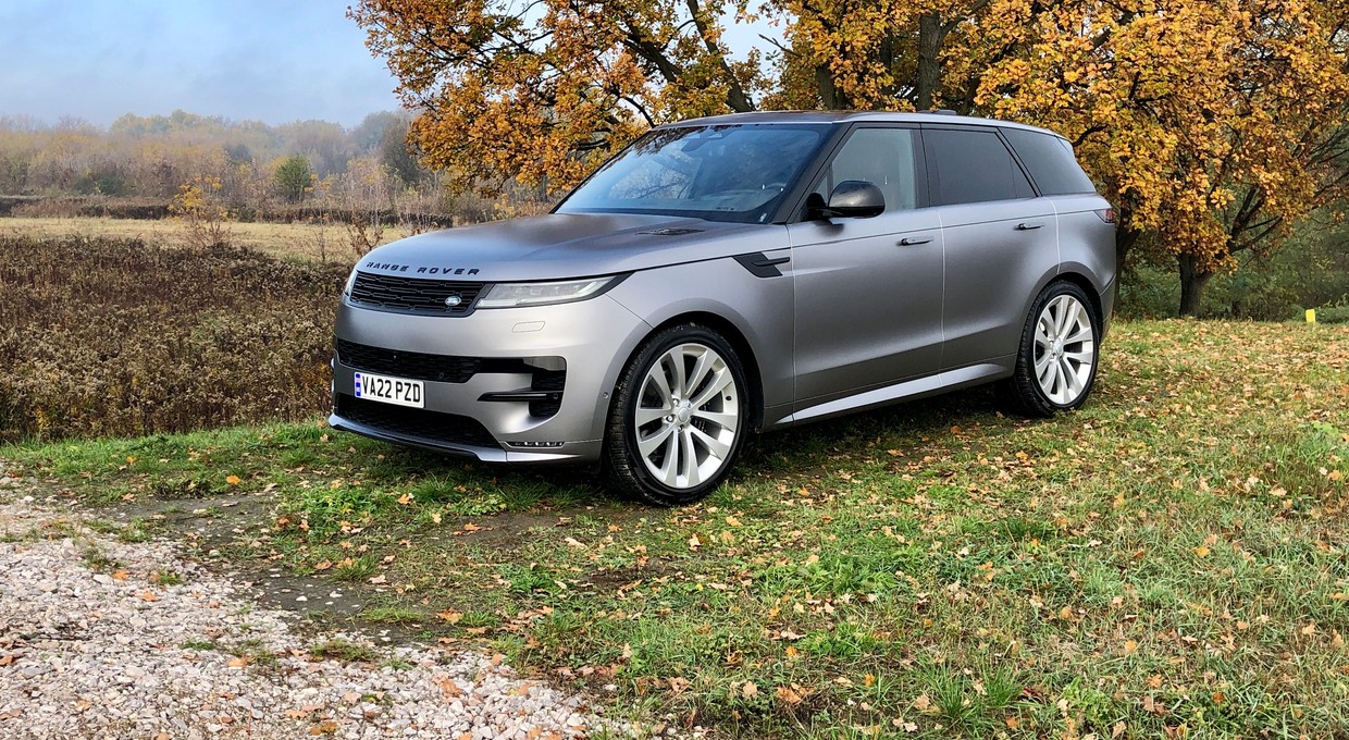 Range Rover Sport to forteca na kołach. Odcinasz się w niej od wszystkiego