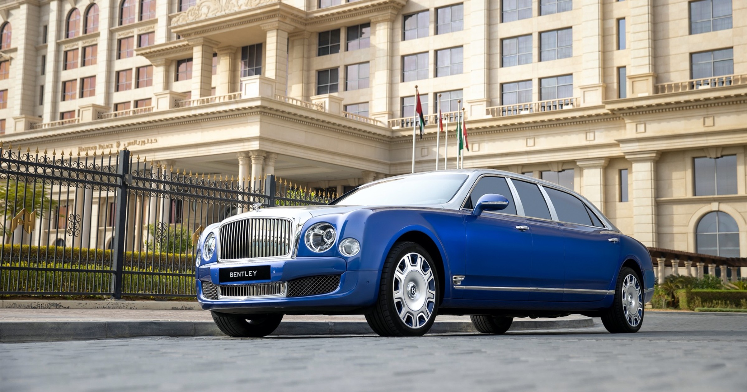 Fabrycznie nowy Bentley Mulsanne Grand Limousine by Mulliner z 2015 r. wprost ze Zjednoczonych Emiratów Arabskich. Jest do wzięcia!