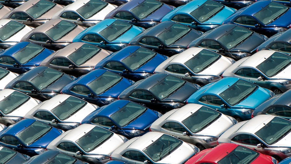 Przedstawiciele uczelni i Peugeot Citroen Automobiles SA podpisali umowę 
