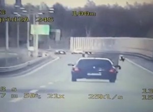 Kierowca Renault boleśnie przekonał się, co oznacza recydywa. Przekroczył limit [WIDEO]