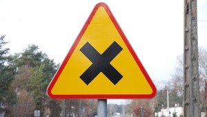 Znaki ostrzegawcze - jakie są i co oznaczają?