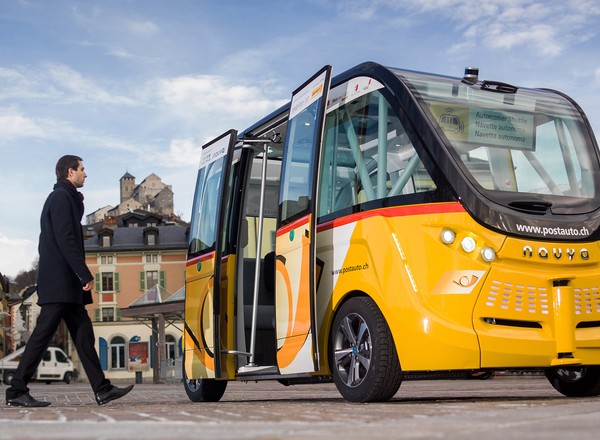 Czy wybierzesz się w podróż autonomicznym autobusem?