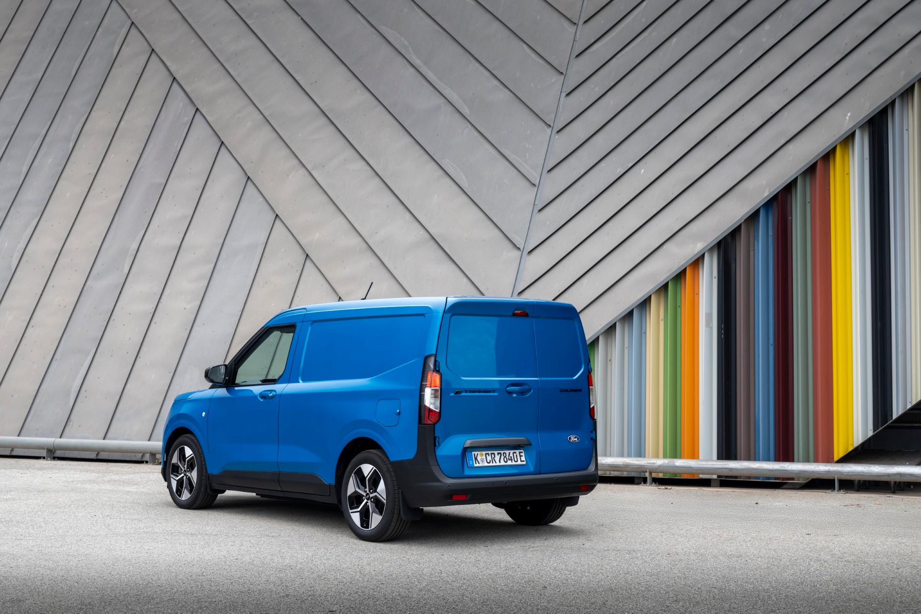 Ford E-Transit Courier