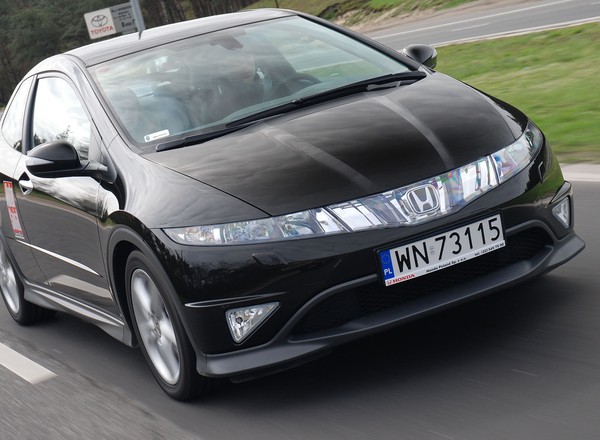 Używane auto za 20 000 zł z silnikiem benzynowym - co warto kupić? TOP 10