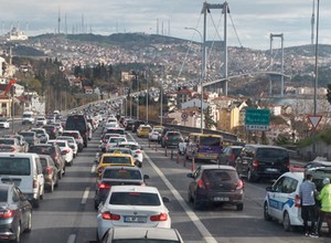 Kilkuset kierowców miało na dachach "koguty". Tureckie służby szybko rozwiązały problem
