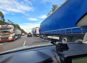 Do 9 godzin oczekiwania w kolejce ciężarówek przed Bobrownikami