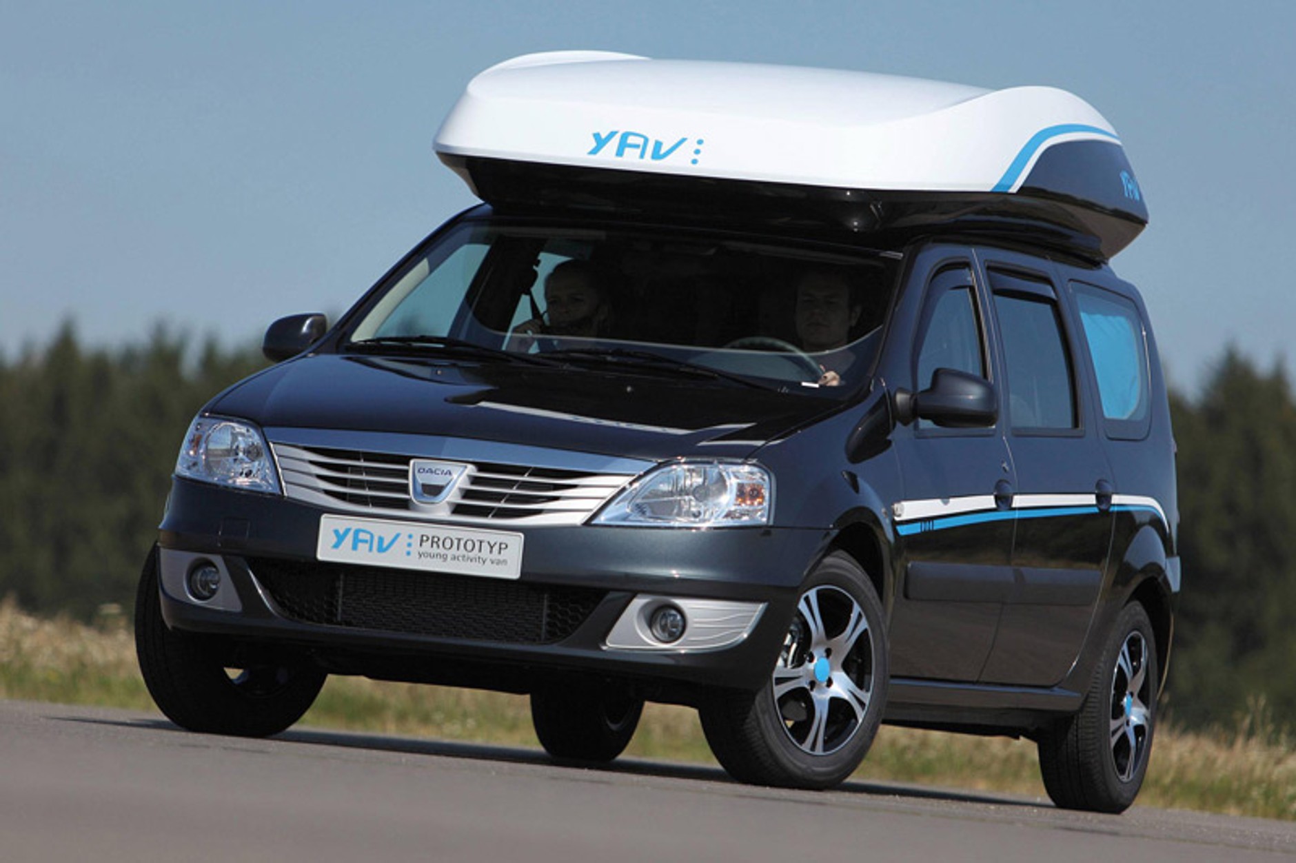 Caravan Salon Düsseldorf 2009: Dacia Hymer Young Activity Van III