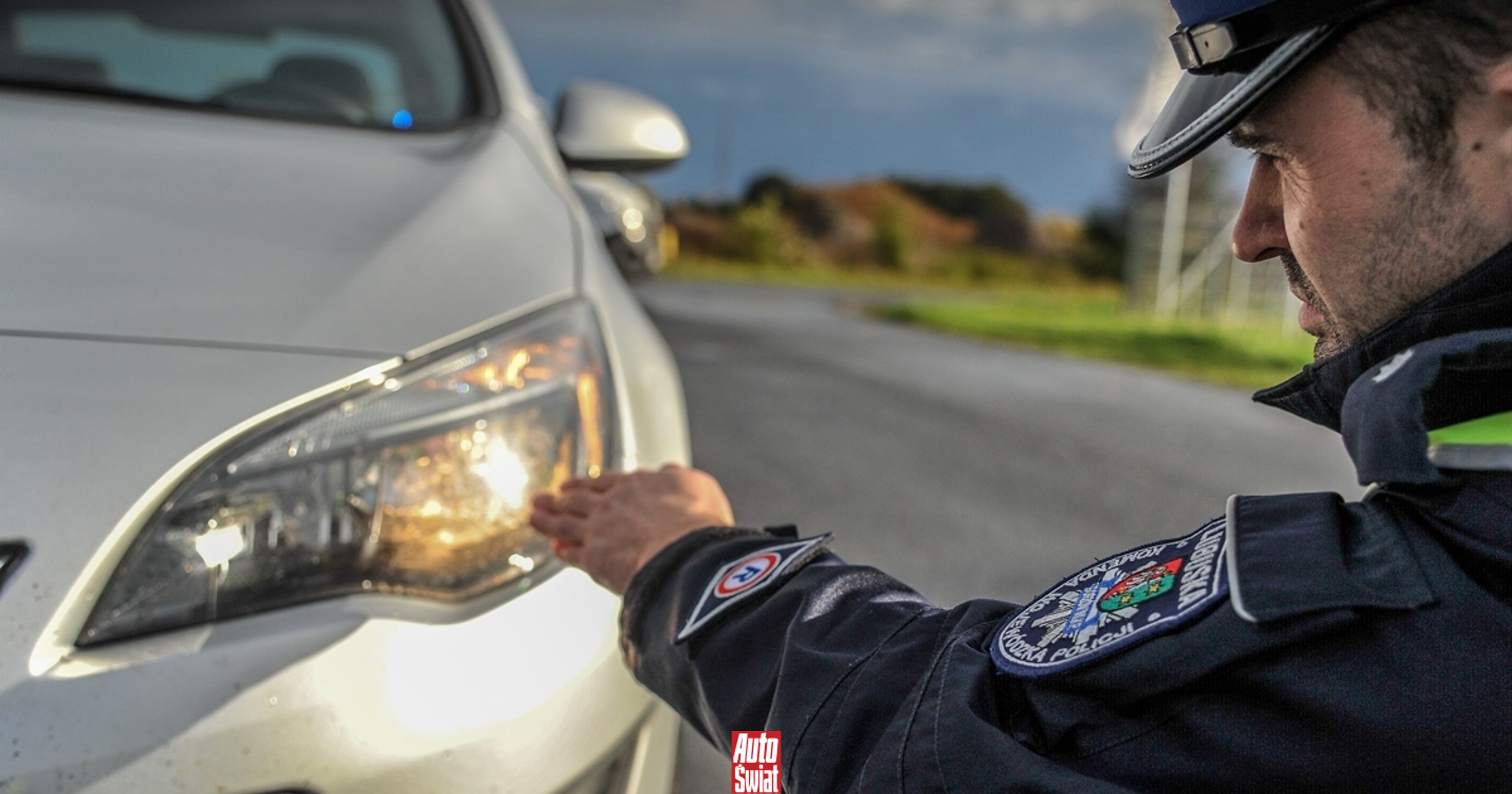 Takich kierowców widać codziennie. Dalej nie wiedzą, jak używać świateł