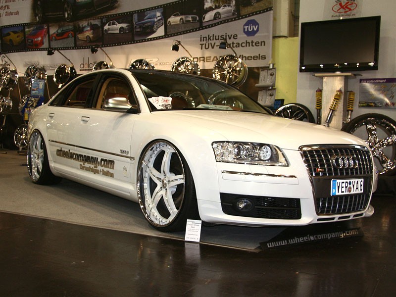 Essen Motor Show 2007 - Latające maszyny i piękne modelki (fotogaleria 2)