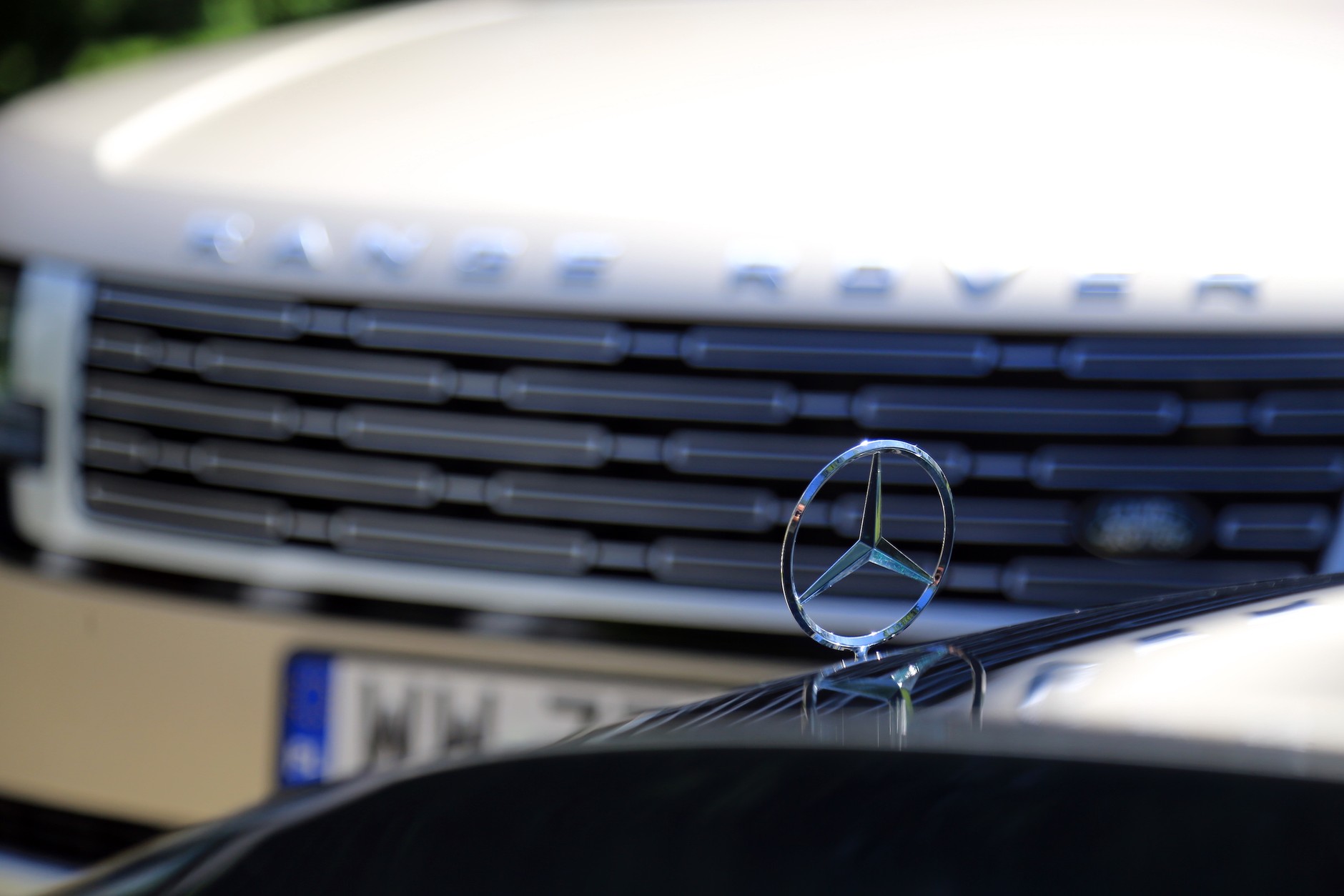 Range Rover LWB P530 First Edition i Mercedes-Maybach GLS 600