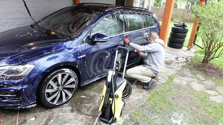 Jak wybrać myjkę ciśnieniową i jak jej użyć?