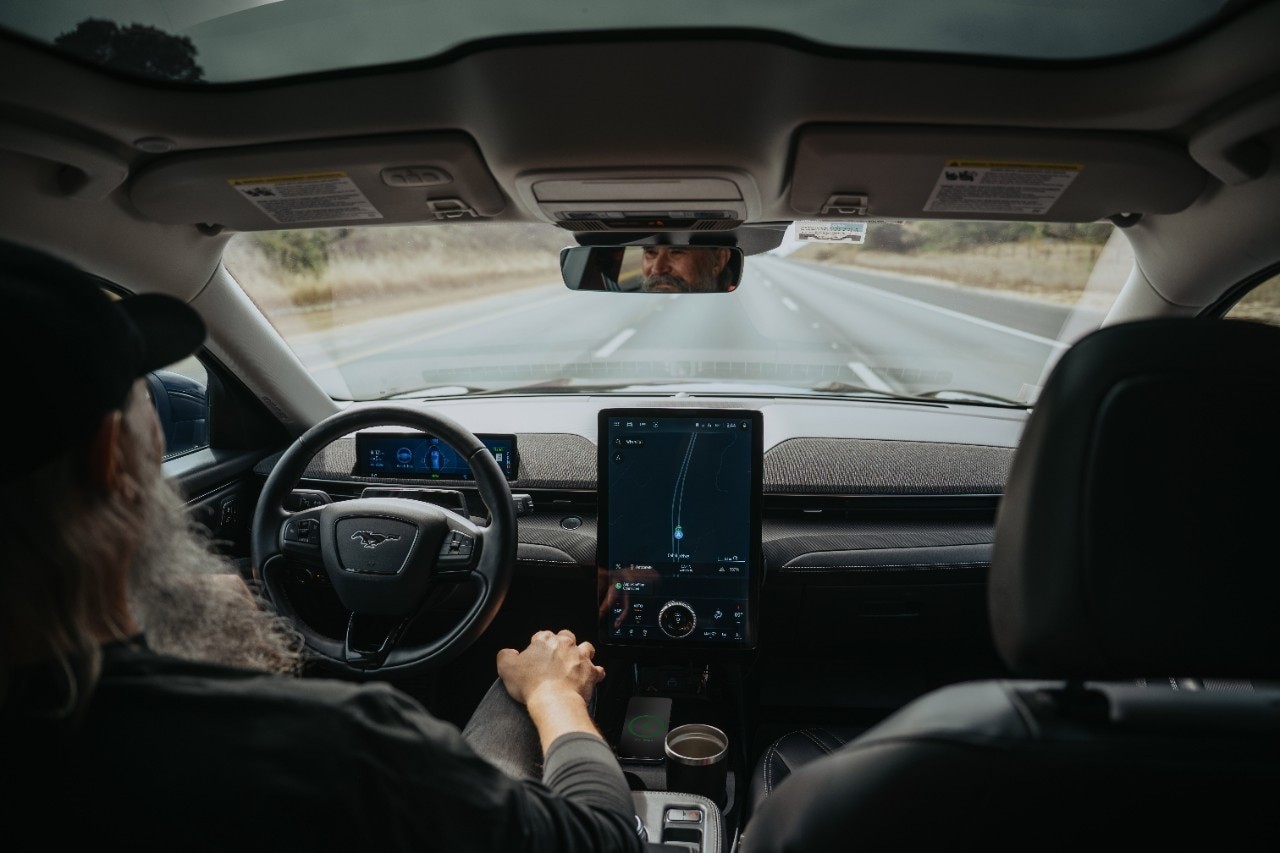 Właściciel Mustanga, który przejechał ponad 500 tys. km używał go podobnie do innych użytkowników. Największą różnicą była częstotliwość użytkowania i dbałość o to, by nie przekraczać pewnych poziomów naładowania akumulatora