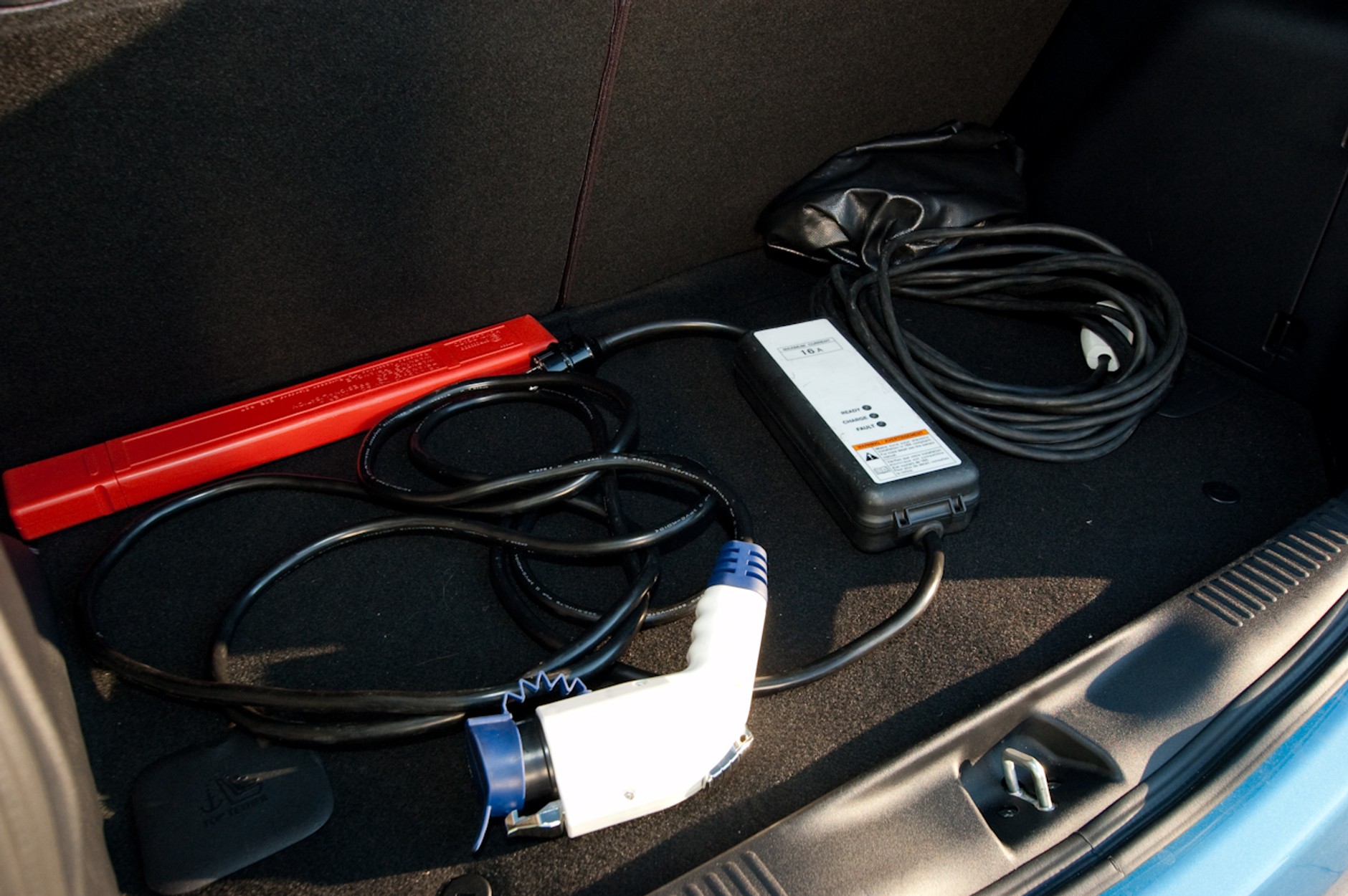 Peugeot iOn – uzależniony od elektryczności