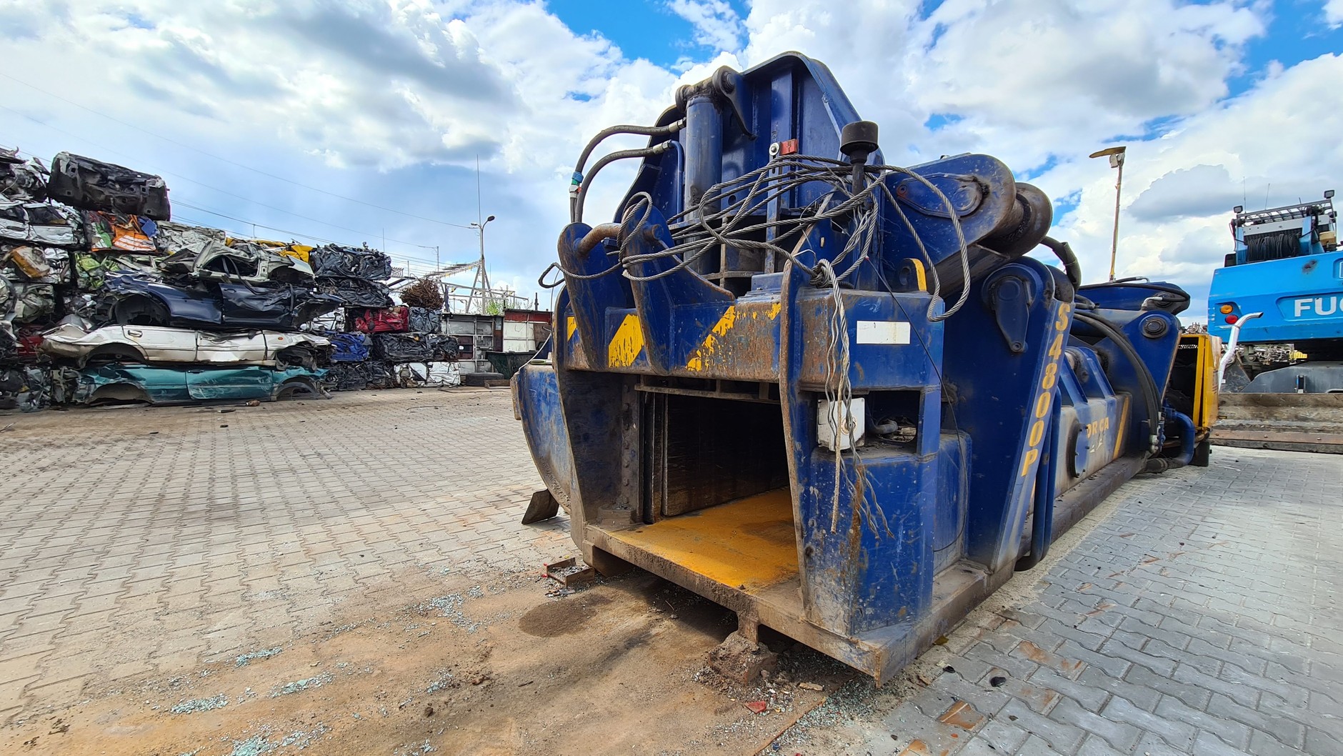 Auto złom w Siedlcach. Sprawdzamy jak samochody kończą swój motoryzacyjny żywot