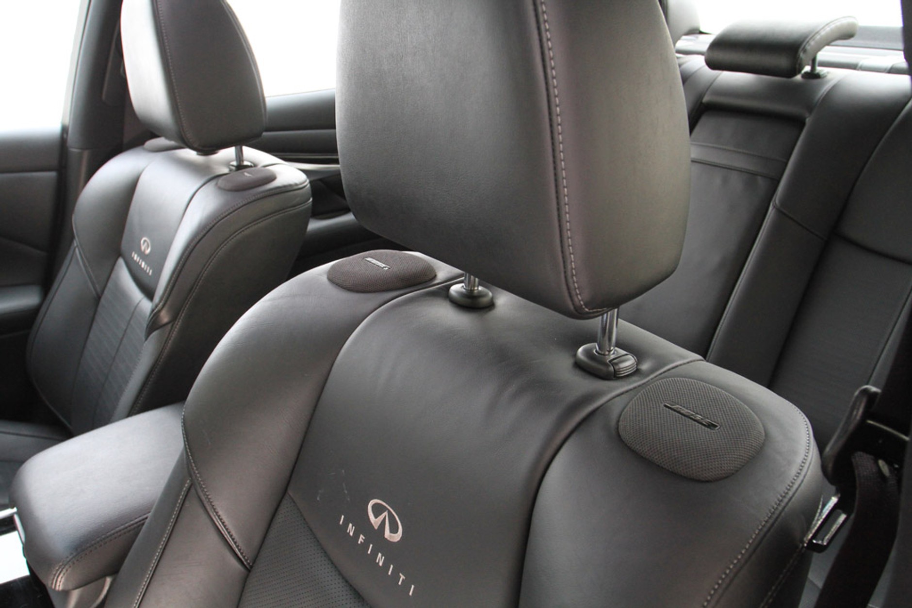 Infiniti M37: otoczyło nas  luksusem