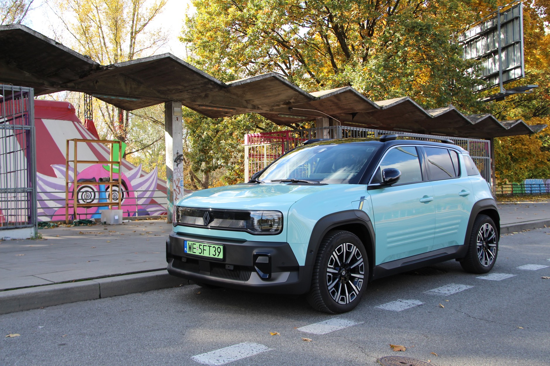 Renault 4 E-Tech Iconic