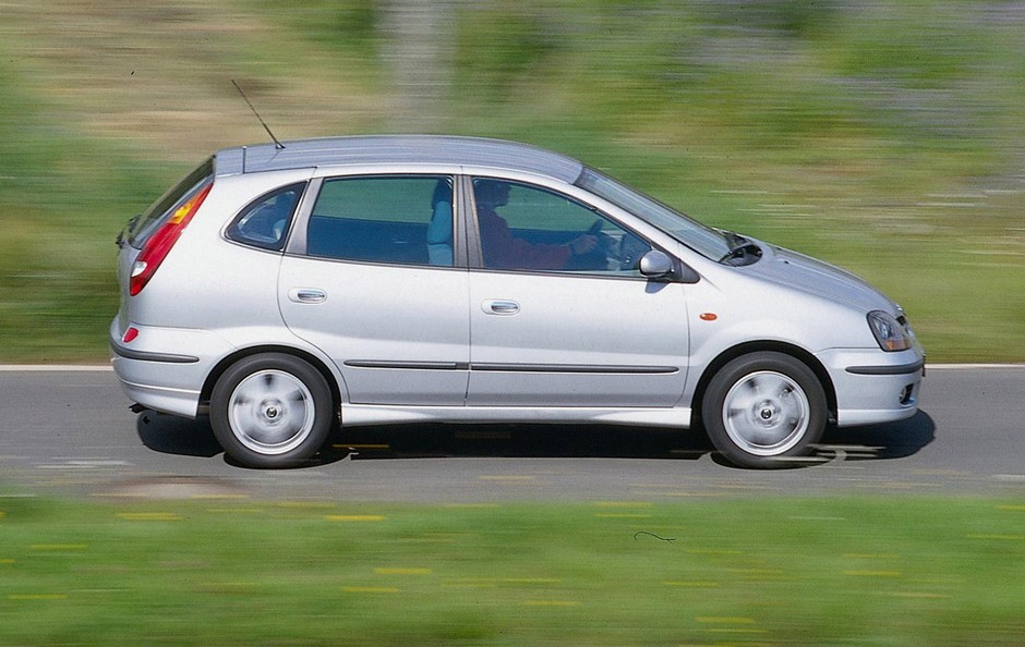 Nissan Almera Tino: zakup wysokiego ryzyka