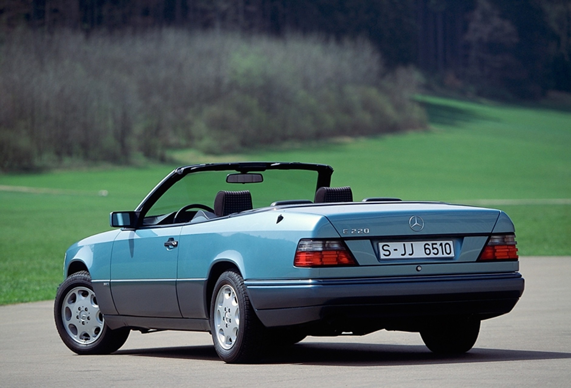 Mercedes W124 Cabrio – z pięknem trzeba obcować