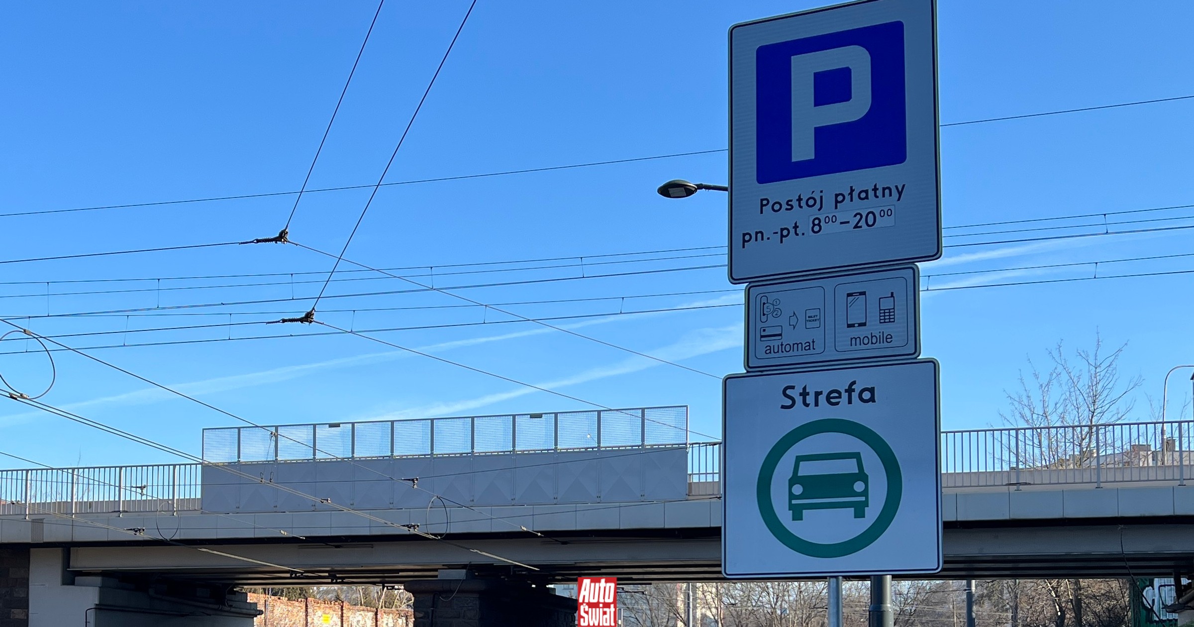 Jest pierwszy mandat w warszawskiej Strefie Czystego Transportu. Kierowcę ukarali strażnicy miejscy