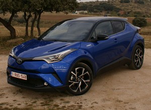 Toyota C-HR - hybrydowy SUV w rozsądnej cenie | TEST