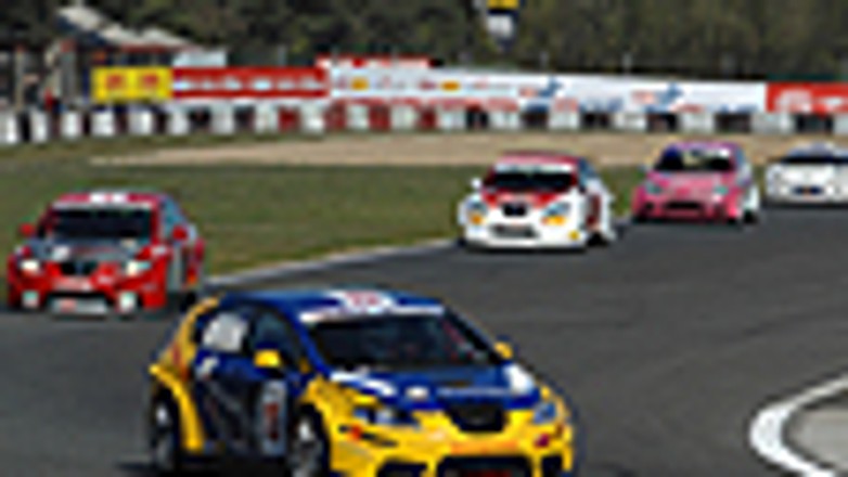 Porsche, Seaty i reszta stawki