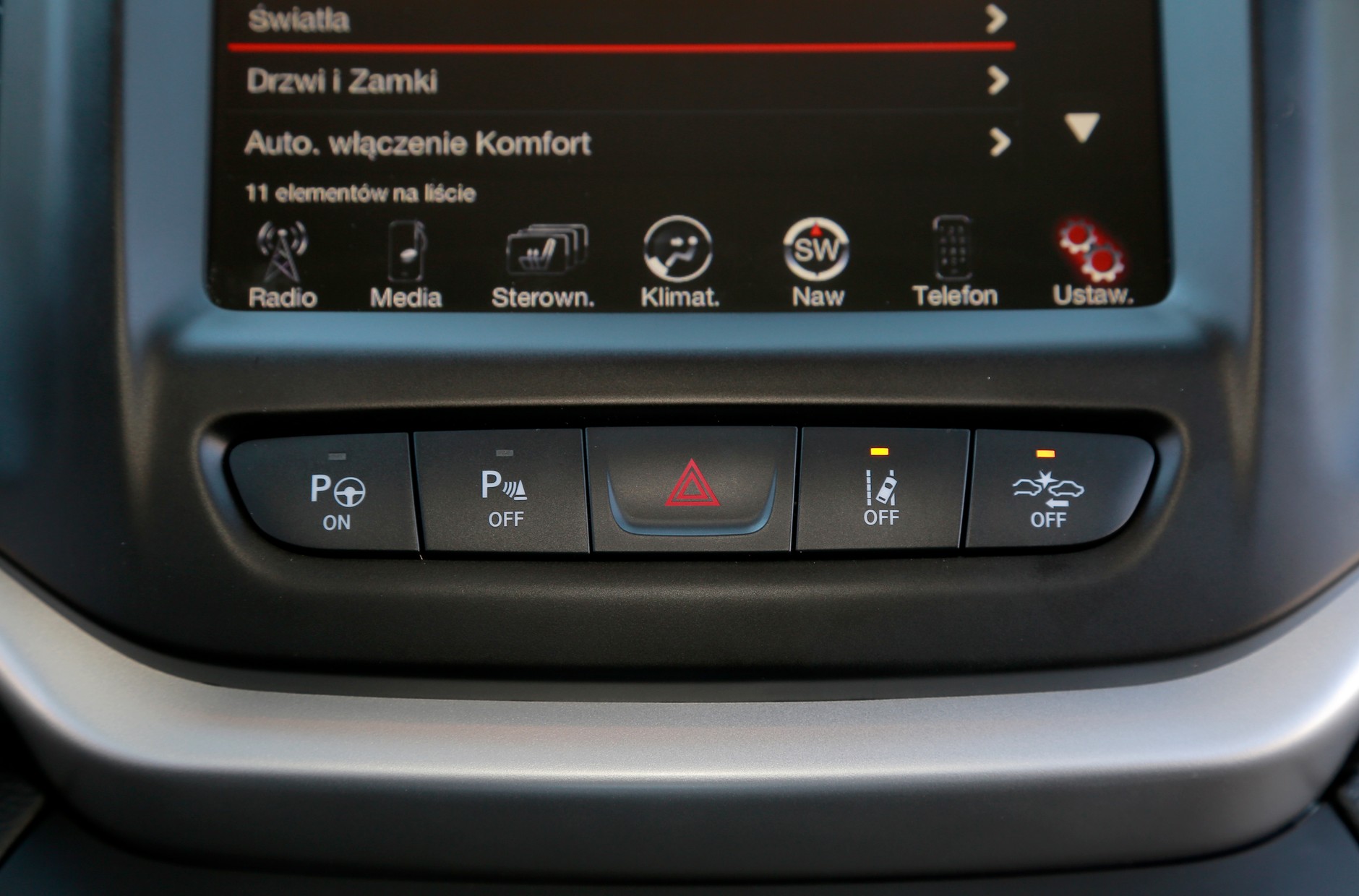 W opcji – system informujący o niezamierzonej zmianie pasa ruchu (LaneSense) oraz układ ostrzegający przed kolizją