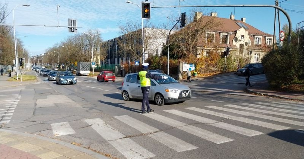  Policjanci z Kielc podsumowali okres Święta Zmarłych. Mają apel do kierowców