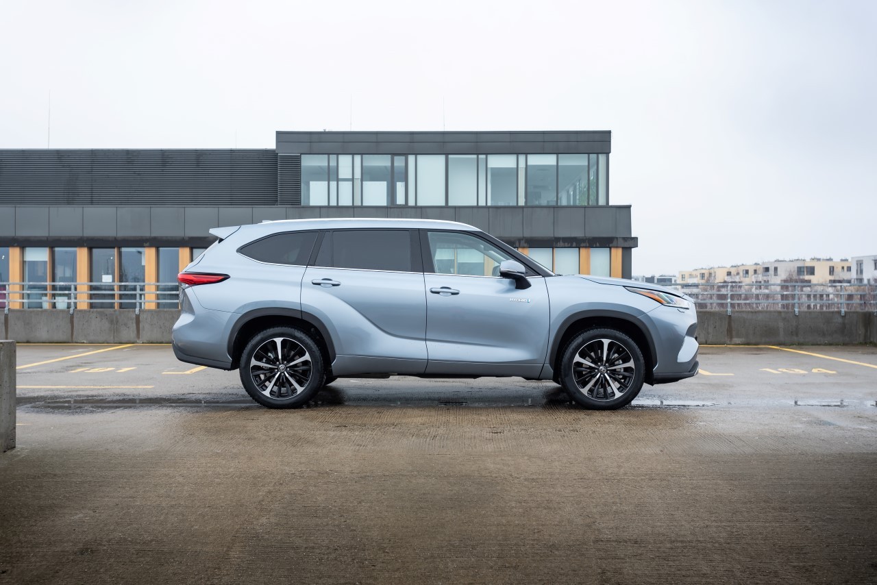 Toyota Highlander 4 generacja 2021 rok