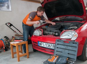 Samodzielnie serwisujemy Fiata Seicento 1.1