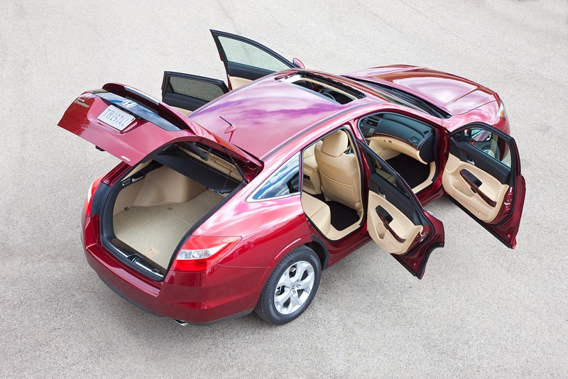Honda Accord Crosstour: kolejny mikst liftbacka, coupé i SUV-a