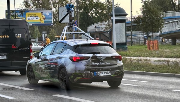 Samochody Google'a na polskich drogach. Są naszpikowane aparatami