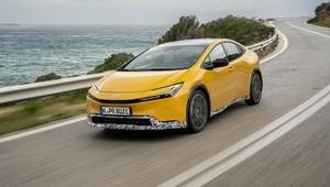 Hybrydowy "hot hatch" Toyoty zaskakuje nie tylko wyglądem. Znamy polski cennik