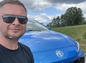 Jeździłem najtańszym nowym autem hybrydowym w Polsce, czyli MG3. Nie spodziewałem się takiego zużycia paliwa po 194 KM