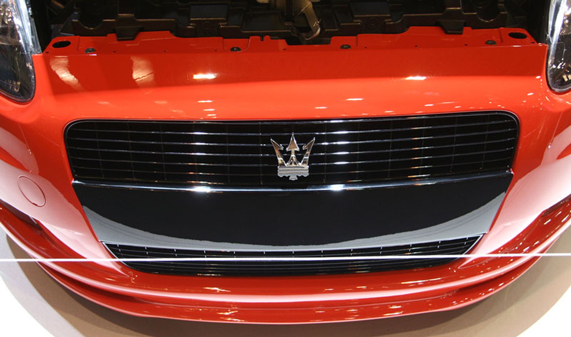 Essen Motor Show 2007 - Latające maszyny i piękne modelki (fotogaleria 2)