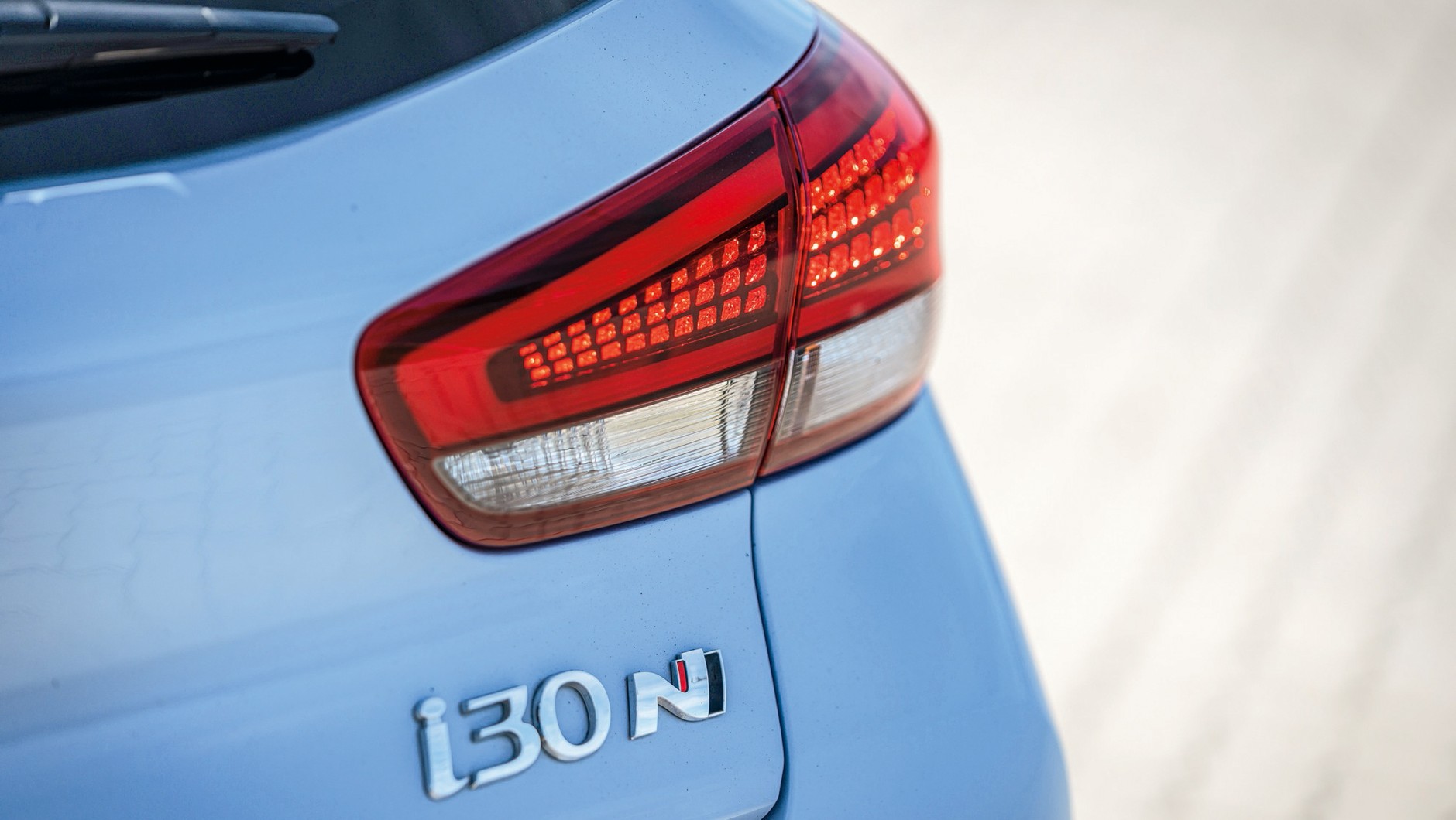Hyundai: tylne lampy z sygnetem „N”.