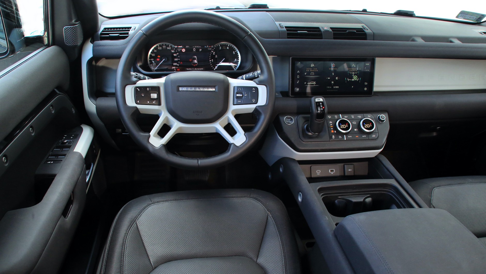 Land Rover Defender 110