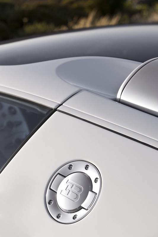 Bugatti Veyron 16.4 Grand Sport: 360 km/h w kabriolecie (wideo)