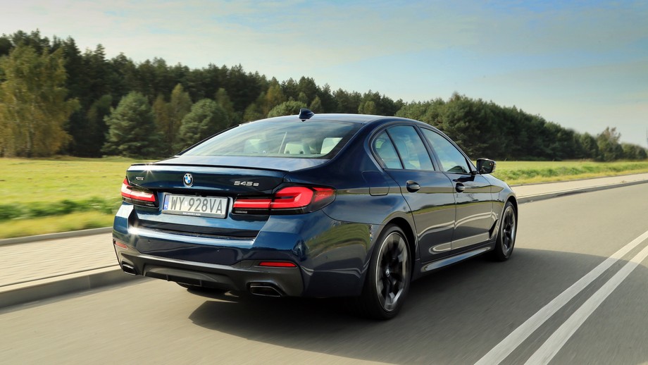 BMW 545e xDrive (2021, G30 LCI)