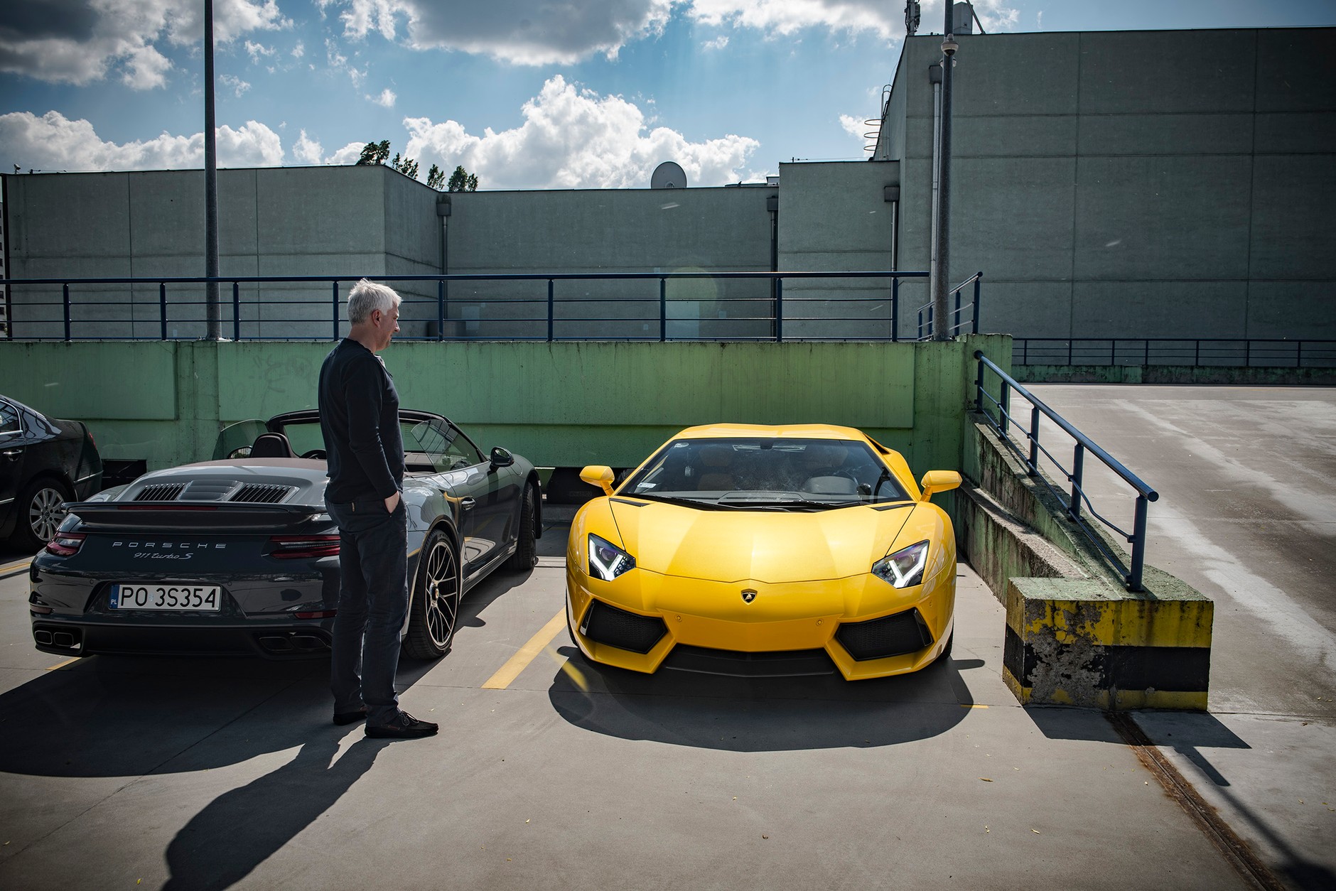 Lamborghini Aventador Coupe vs. Porsche 911 Tubo Cabrio