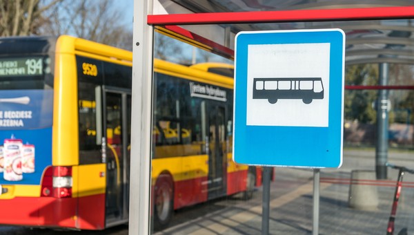 Tak kierowcy łamią przepisy. Tłumaczenie, że "to tylko na chwilę" nie wystarczy