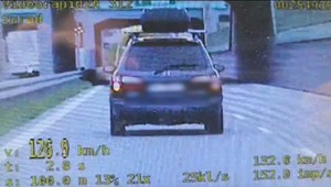Sprawdzał, czy silnik pracuje prawidłowo. Stracił prawo jazdy