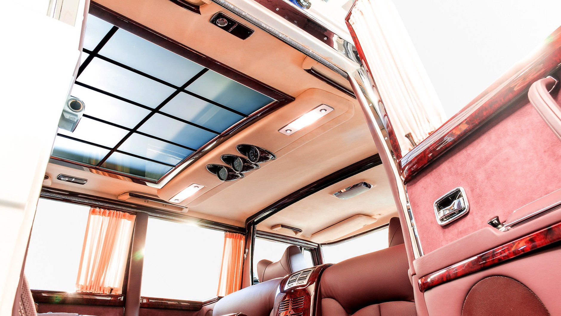 Mercedes-Benz W 100 600 Pullman 1 of 1 restomod