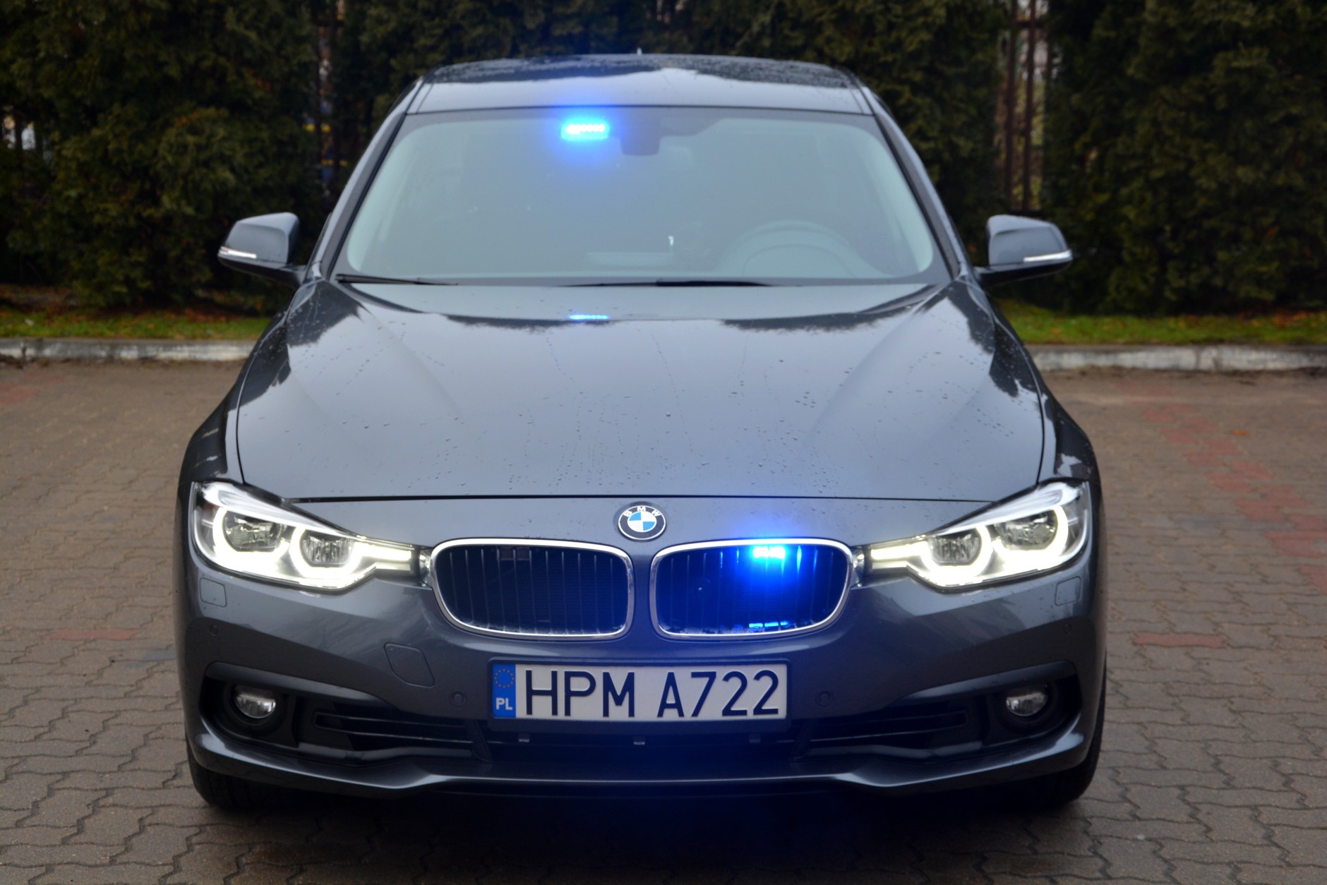 BMW 330i xDrive - nowe nieoznakowane radiowozy policji