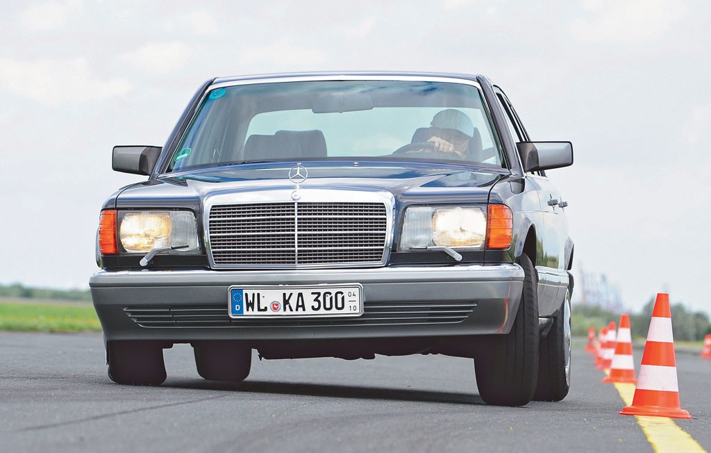 Mercedes 300 SE - odpowiedni samochód dla szefów