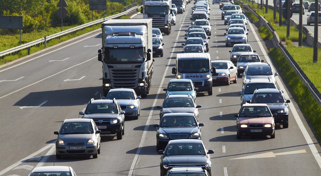 Blokowanie pasa 
na zwężeniu drogi