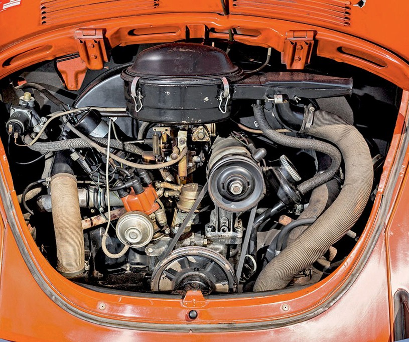 W Garbusie przewody paliwowe przechodzą tuż obok aparatu zapłonowego –&nbsp;nawet minimalny wyciek grozi pożarem. 