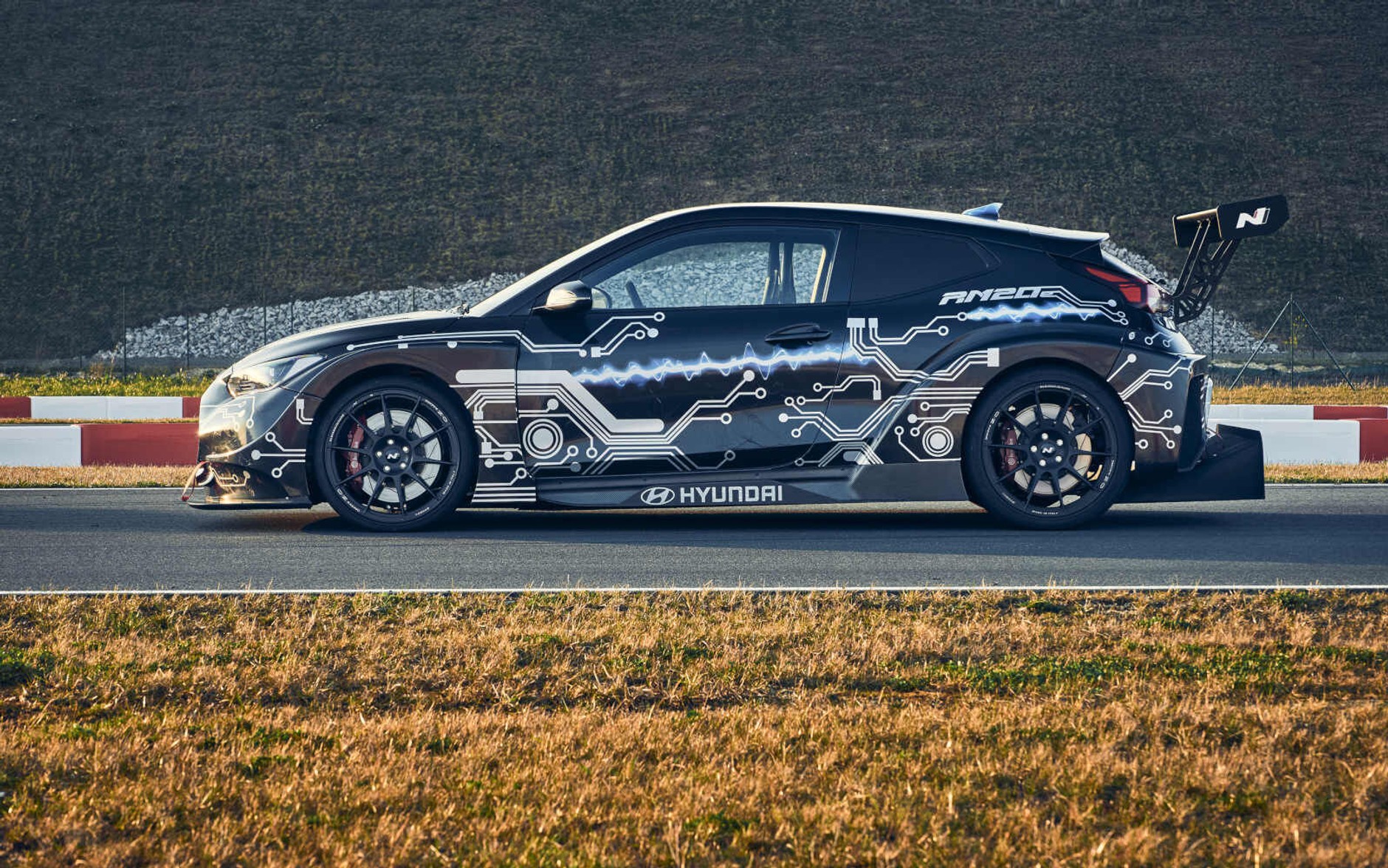 Hyundai RM20e Racing Midship